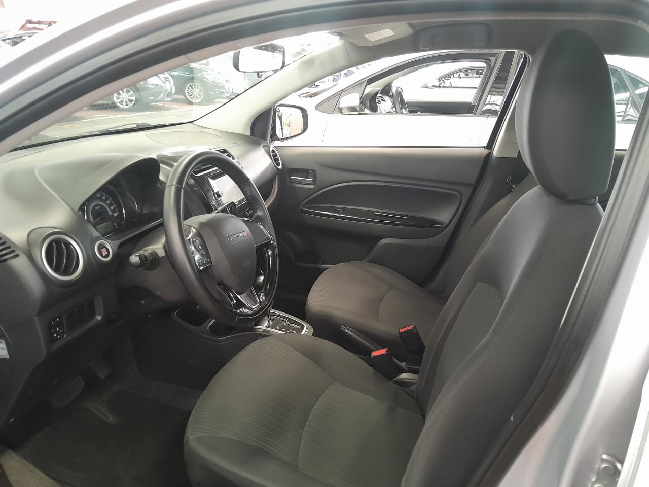 Dodge Attitude Sxt 2017
